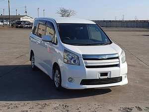 Toyota Noah X 2008, 4x4, Station Wagon, Usado, Gasolina, Asientos de Cuero, Automático, Bajo Kilometraje, Sin Accidentes - Product Image 5