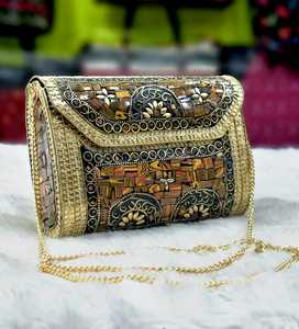 Pochette ethnique vintage en métal fait main avec des pierres en mosaïque et un design en coquillage pour femmes, pochettes de soirée - Product Image 2