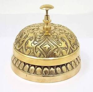 Meilleure cloche décorative de table pour la maison et le bureau, cloche de table en aluminium personnalisable, art déco pour la décoration des équipements de bureau - Product Image 1