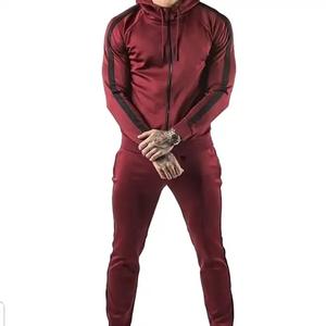 Conjunto de Sudadera con Capucha y Pantalones Cortos de Felpa Francesa 100% Algodón con Estampado DGT Personalizado, Diseño de Bloques de Color y Parches - Product Image 2