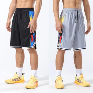 Pantalones cortos de baloncesto sostenibles de poliéster 100% con impresión de número de nombre de equipo personalizable Deportes para adultos - Product Image 4