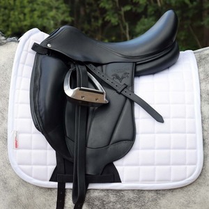 Silla de Montar Profesional de Cuero Marrón para Doma Clásica, Personalizable, Accesorios Ecuestres - Product Image 5