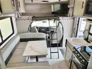 Camping-car de luxe en aluminium 2024 Coach Men Cross Trail 23XG Noir/Gris foncé/Bleu foncé pour 4-6 personnes, Euro 5, 2,35 m - Product Image 3