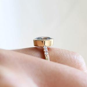 Bague de fiançailles sertie de diamants de laboratoire, taille ovale 1,58 ct, diamants de laboratoire sel et poivre, bague de mariage pour femme F - Product Image 6