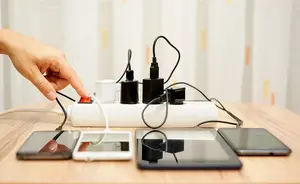 Enchufe de extensión blanco de 3 vías sin conexión a tierra sin Cable IP22 16A 220-250V UE/Reino Unido/EE. UU. Regleta de alimentación estándar ABS resistente al fuego - Product Image 6