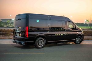 Nuevo/Usado 2025 para Toyota Hiace 3.0L Automático Naranja Asientos de Cuero VIP Techo Estrellado Faros LED/Xenón en Venta - Product Image 4