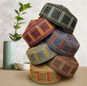 Toptan afgan ve <span class=keywords><strong>Sindhi</strong></span> işlemeli erkek Kufi şapka Premium geleneksel müslüman Namaz Topi Namaz için birden fazla varyasyon - Product Image 5