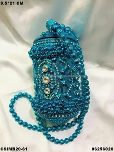 Dernier sac à main indien 2025 avec travail de broderie dorée lourde et glands tissés femmes sac pour cadeaux de fonction au coût le plus bas - Product Image 2