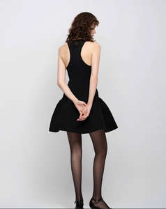 Robe noire mi-longue pour femme, style soirée, OEM ODM personnalisable, fabriquée au Vietnam - Product Image 3