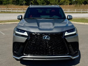 Lexus LX 600 ปี 2024 มือสอง สภาพดี พวงมาลัยซ้าย ล้อแม็ก R20 เบาะหนังสีเข้ม SUV เกียร์อัตโนมัติ กล้องมองหลัง - Product Image 4