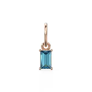 Pequeño colgante de topacio azul suizo en oro macizo de 14k y 18k con talla baguette, dije de topacio azul diminuto, colgantes y dijes finos - Product Image 3