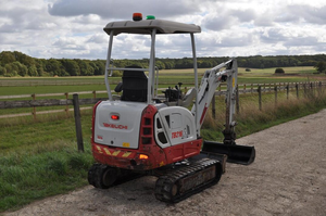 รถขุดขนาดเล็ก TAKEUCHI TB215 R แบบตีนตะขาบ สภาพใหม่/มือสอง พร้อมเครื่องยนต์ ปั๊ม KYB และแรงบิดสูง - รับประกัน 2 ปี - Product Image 1