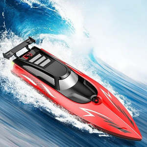 Bateau RC haute vitesse avec télécommande pour des aventures aquatiques rapides - Product Image 4