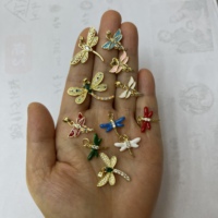 Ciondoli a forma di libellula in rame placcato oro 18 carati con smalto e zirconi per donne e ragazze, collane e bracciali estivi, all'ingrosso OEM ODM
