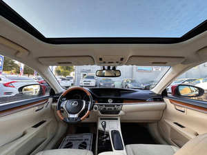 Lexus ES 300h d'occasion de 2013 - Product Image 2