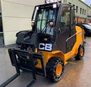 JCB TLT35-26D, Manipulador Telescópico 4x4, Cargador Frontal, Minicargador, Elevación de 7.9 m, Carga Nominal de 2 Toneladas, Diésel, Agrícola - Product Image 4