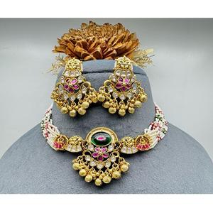 Conjunto de joyería nupcial Kundan tradicional para mujer, Gargantilla Floral Kundan con piedras verdes de Latón chapado en oro para bodas y fiestas - Product Image 1