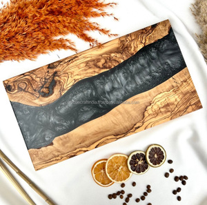 Tabla de queso de madera y resina Boho Chic, diseño único para cocinas de hoteles y restaurantes de moda - Product Image 1