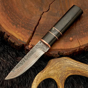 Couteau artisanal en cuivre San Mai Damas avec manche en résine, pour la chasse et le camping, avec étui en cuir - Product Image 1