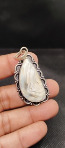 จี้ทองเหลืองดีไซน์แบบหลวมประดับด้วยพลอยอาเกตลูกไม้ธรรมชาติ - Product Image 3