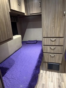 PROVEEDOR DE Autocaravanas Usadas DY NAMAX REV 24TB CLASE B+ 2018 en Venta - Product Image 2