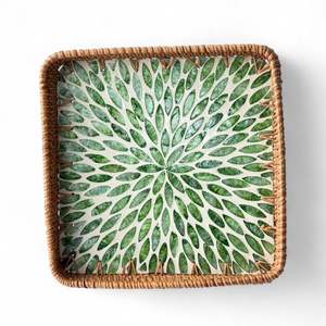 Plateau en rotin et nacre, plateau décoratif fait à la main, incrustation de coquillages, écologique, naturel, pour la maison, utilisation sur table - Product Image 1