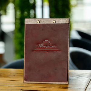 Couverture de menu en bois personnalisée avec reliure en cuir – Porte-menu personnalisé avec logo pour hôtels, cafés et bars - Product Image 1