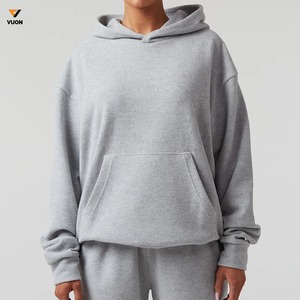 Vente en gros de survêtement respirant de maternité d'hiver en polyester 100% rouge solide à capuche à séchage rapide pour femmes avec logo personnalisé - Product Image 2