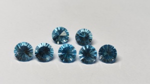 Topacio azul redondo de 8mm de alta calidad, corte cóncavo, piedra preciosa suelta, Topacio facetado superior, piedra cortada en píxeles, Topacio Azul suizo al por mayor - Product Image 6