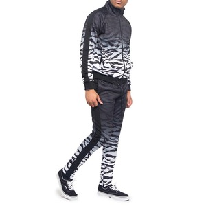 Ensemble de survêtement classique personnalisé pour hommes, idéal pour la gym et le jogging, nouvelle collection de vêtements de sport de haute qualité, vente en gros directe usine - Product Image 5