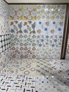 Azulejos de Cerámica de Porcelana Pulida con Patrón Floral de 600x600 mm, Superficie Brillante 3D S46, Impresión Digital, Azulejos de 24x24 Pulgadas para Hogares Modernos - Product Image 4