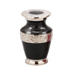 Urnes de crémation souvenir en laiton avec bande de gravure urnes funéraires en métal fini de couleur or et violet noir pour cendres humaines - Product Image 6