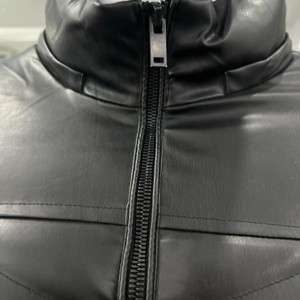 Chaqueta acolchada negra de doble cara hecha a medida 100% calidad superior servicio OEM al por mayor chaqueta acolchada con logotipo personalizado - Product Image 6
