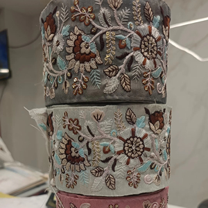 Tissu en dentelle brodée personnalisée de haute qualité pour robes, robes de mariée, tenues de soirée | Élégante dentelle en maille de tulle avec motif floral - Product Image 1