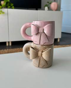 Tasse en céramique au design moderne et élégant de fleurs pour la maison, l'hôtel ou le restaurant Tasse à café ou à thé de table ronde de couleur grise - Product Image 4