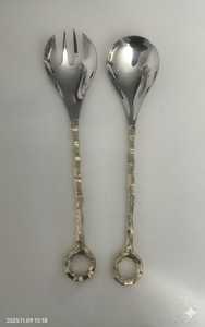 ชุดอุปกรณ์เสิร์ฟสลัดวินเทจ 2 ชิ้น หัวสแตนเลสทนทาน ด้ามจับทองเหลืองหล่อขึ้นรูป ลวดลายปั๊มนูน ขัดเงาแบบกระจก - Product Image 6