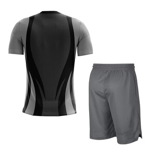 Tenues de football personnalisées pour hommes par sublimation - Vente en gros de vêtements de sport respirants antibactériens 100 % polyester de haute qualité - Product Image 4