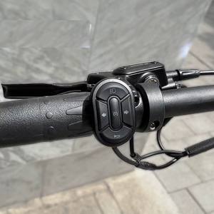 Nuevo Scooter Eléctrico R S de Alta Resistencia - Scooter Todoterreno de 8000W con Motor de Alta Velocidad de 100 km/h para Adultos - Product Image 4