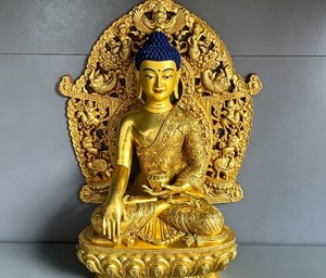 Statue <span class=keywords><strong>de</strong></span> <span class=keywords><strong>Bouddha</strong></span> Shakyamuni, sculpture tibétaine dorée avec plaque arrière ajourée, ornement <span class=keywords><strong>de</strong></span> culte du <span class=keywords><strong>Bouddha</strong></span> <span class=keywords><strong>de</strong></span> l'Éveil - Product Image 3