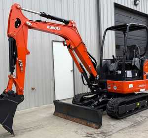 Mini-excavatrice compacte diesel KX033-4 avec godet de 0,12 m³, puissance de 1 Watt, hydraulique auxiliaire et option cabine - Product Image 3