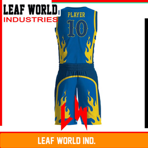 Vente en gros 2024 de maillots de basket-ball en maille de polyester personnalisés nouveau design de vêtements de sport respirant logo imprimé pour garçons ensemble de taille XS - Product Image 3