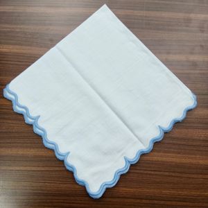 Servilleta de tela de algodón elegante color azul ceniza con borde festoneado para cenas, bodas y restaurantes - Product Image 5