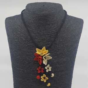 Collar con colgante de moda İğne Oyası Sarkaçlı Toplu Çiçekli Kolye - Product Image 1