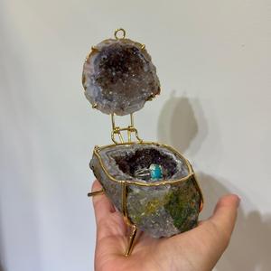 Handmade Agate <b>Geode</b> Jewelry Box With Gold Wire Frame Natural Stone <b>Crystal</b> Display Bowl For Home Decoration - Product Image 1