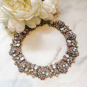 Vente en gros de jolis ensembles de bijoux pour femmes pour mariage indien ensemble de boucles d'oreilles antiques en plaqué or faites à la main avec collier ras du cou - Product Image 3