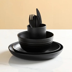 Plateau et bols à sushi en céramique durable pour servir la cuisine japonaise Design moderne Fabriqué en Allemagne pour les restaurants Usage domestique - Product Image 6