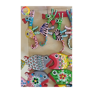 Cadeaux souvenirs de poisson en bois sculpté à la main Maverick-Jouets animaux en bois personnalisés haut de gamme - Product Image 3