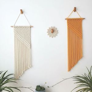 Macramé boho tenture murale avec des tons terreux et des matériaux naturels idéal pour les décors de jardin intérieur paisible - Product Image 5