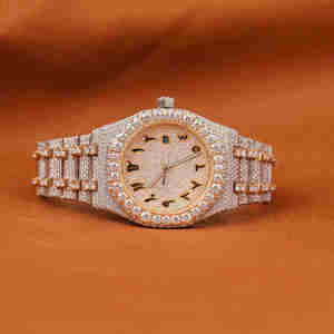 Montre analogique de haute qualité en cuir sport, avec cadran en chiffres arabes, date automatique, diamants glacés, boîtier en acier inoxydable or rose, 20 mm - Product Image 1