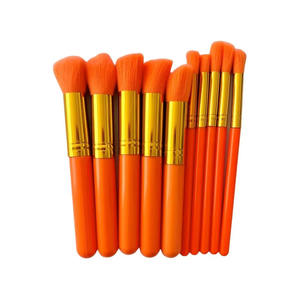 Ensemble de 10 pinceaux kabuki de base Myrva, poils synthétiques, manche en plastique, outils de maquillage - Product Image 5